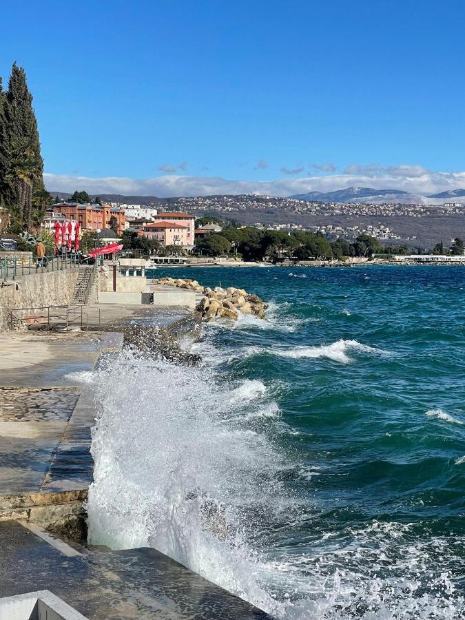 First Row To The Sea Daire Opatija Dış mekan fotoğraf