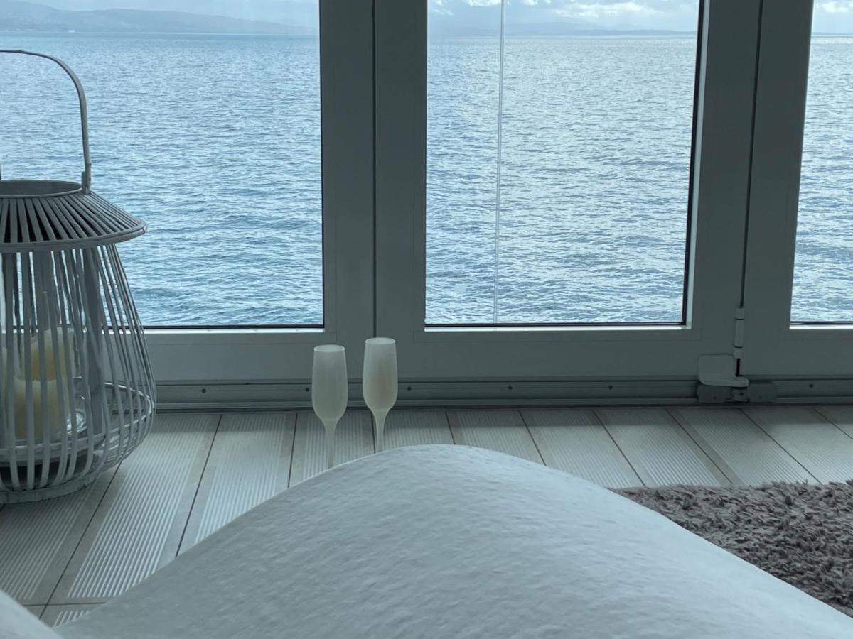 First Row To The Sea Daire Opatija Dış mekan fotoğraf